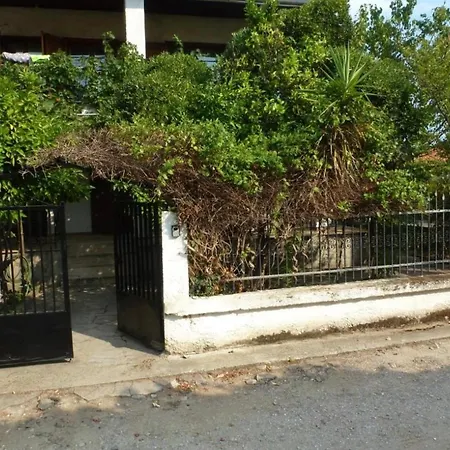 Sandys House 1 * アスプロヴァルタ