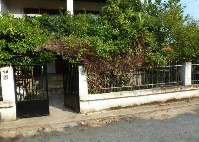 Sandys House 1 * Аспровальта